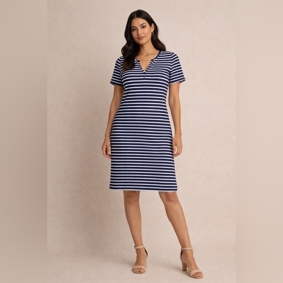 Vineyard Vines Dresses & Skirts - Vineyard Vines Navy and White Striped Top